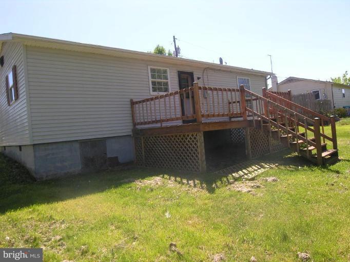 Rear Exterior/Deck