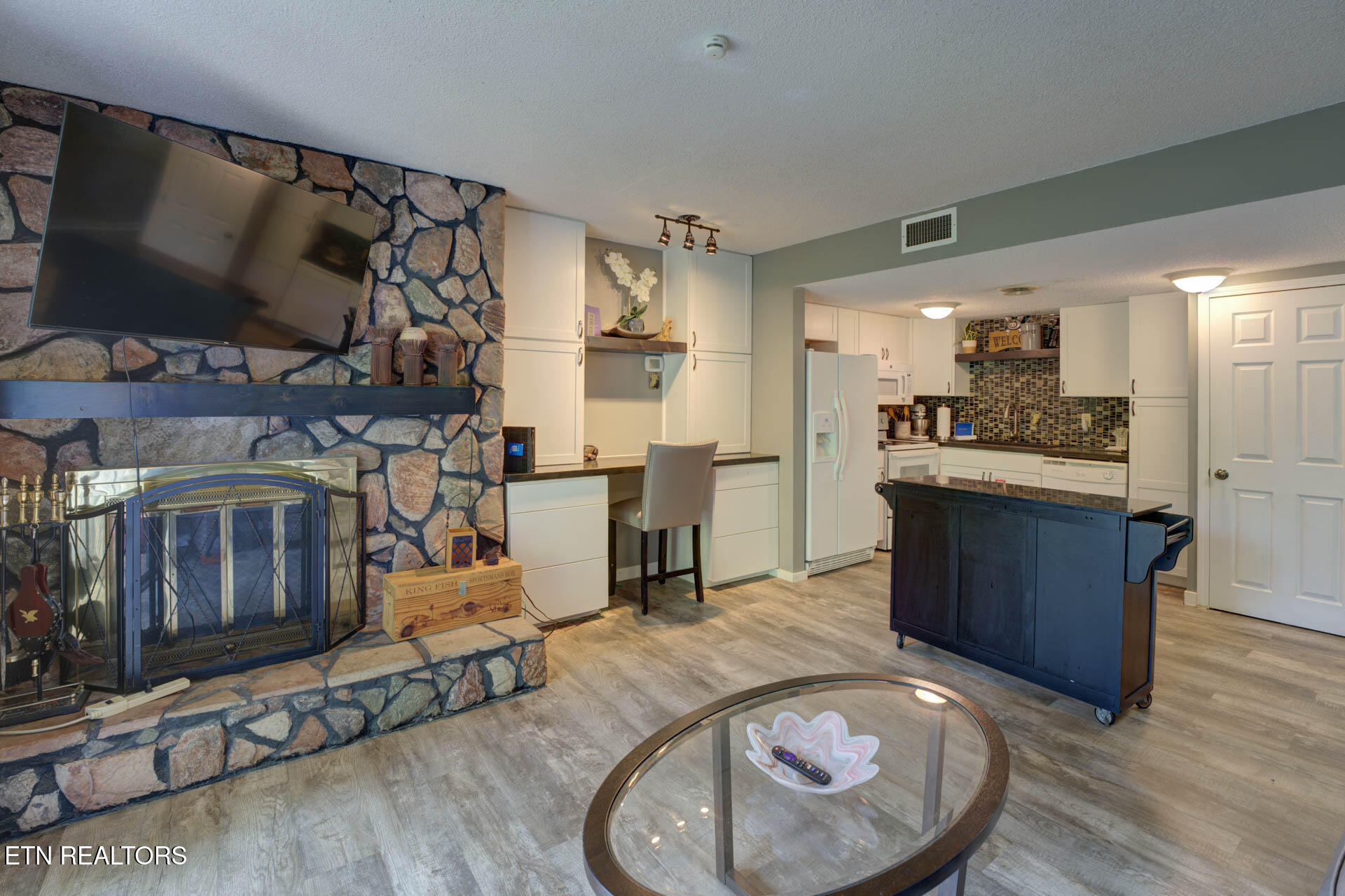 1081 Cove Road, Unit 613 Sevierville, TN 37876 - Photo 4 of 33 English Mountain Condo-21