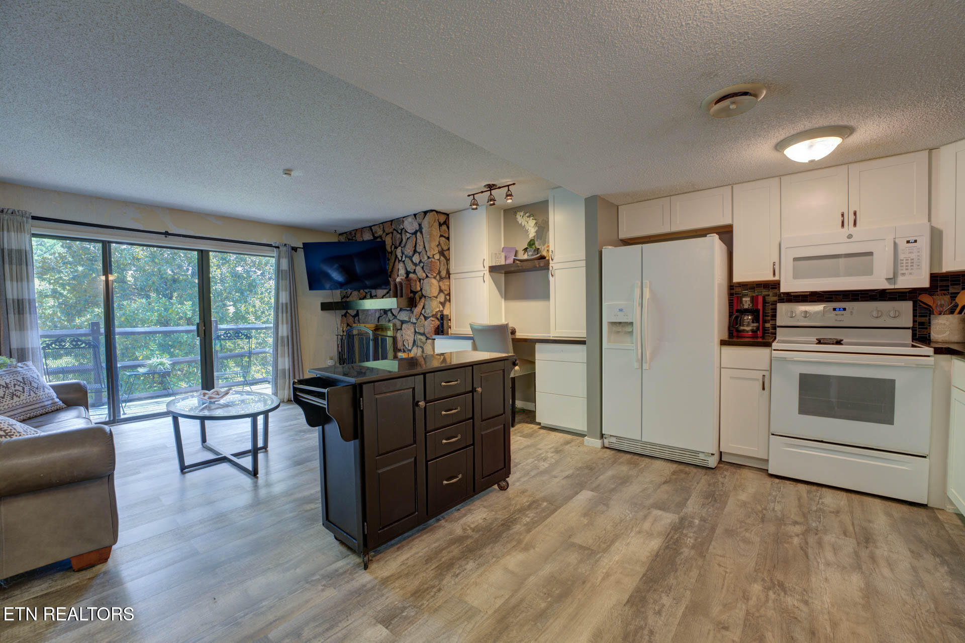 1081 Cove Road, Unit 613 Sevierville, TN 37876 - Photo 5 of 33 English Mountain Condo-23