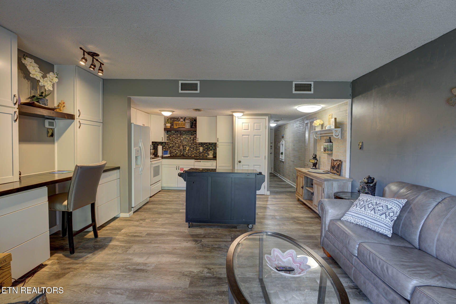 1081 Cove Road, Unit 613 Sevierville, TN 37876 - Photo 7 of 33 English Mountain Condo-20