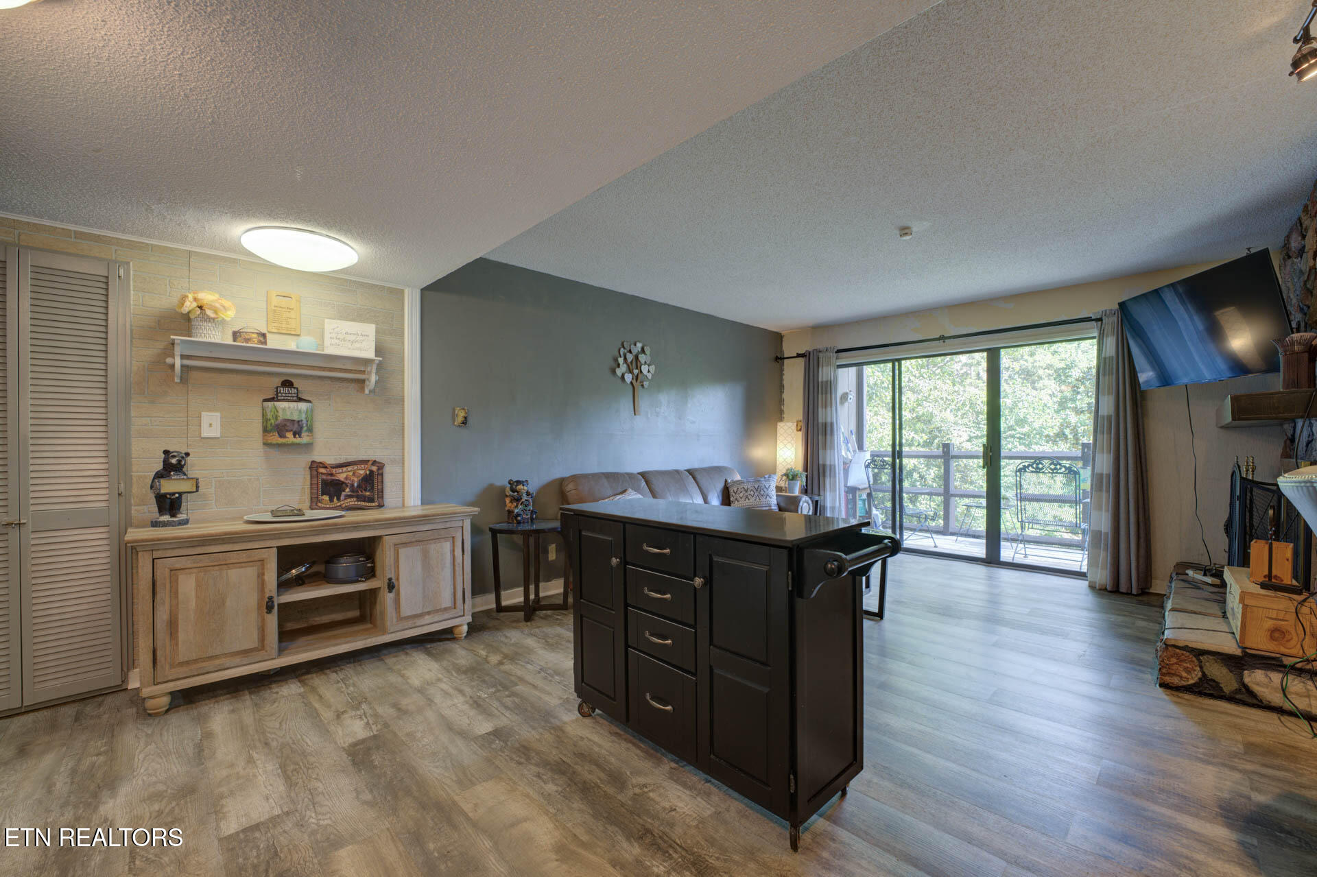 1081 Cove Road, Unit 613 Sevierville, TN 37876 - Photo 8 of 33 English Mountain Condo-24