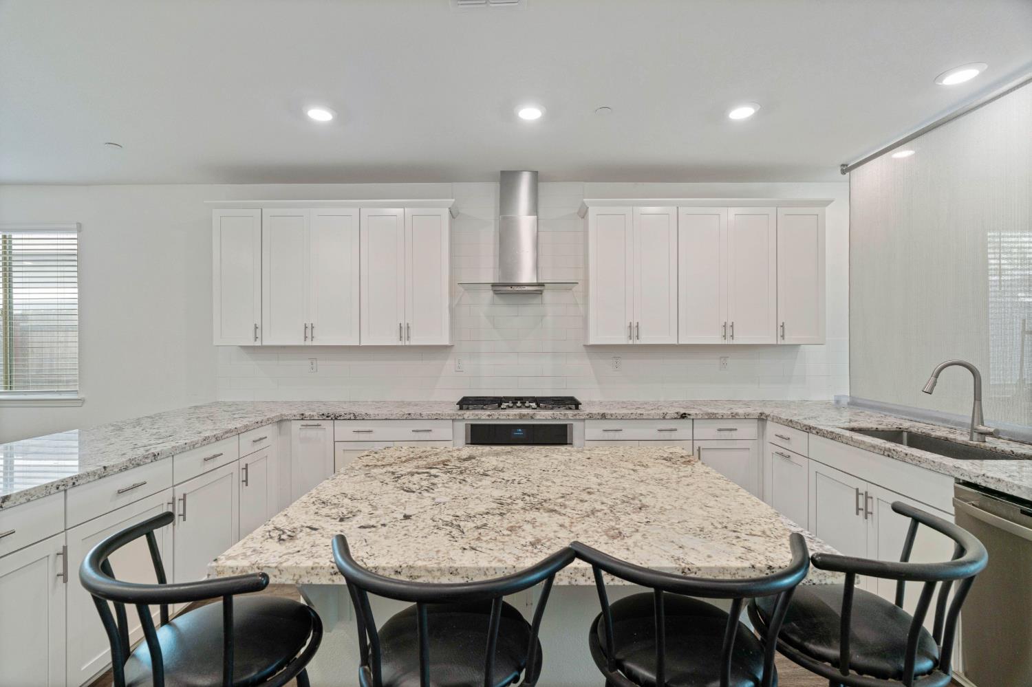 1032 Sebago Street Roseville, CA 95747 - Photo 11 of 49