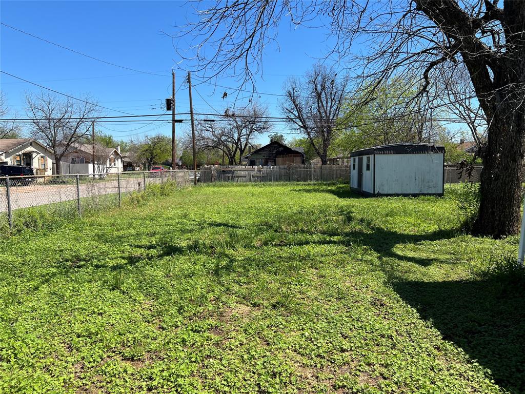 1401 Polk Street Wichita Falls, TX 76309 - Photo 23 of 29 a view of a garden