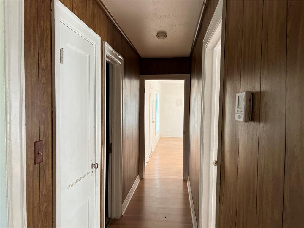 1401 Polk Street Wichita Falls, TX 76309 - Photo 27 of 29 a view of a hallway with a elevator