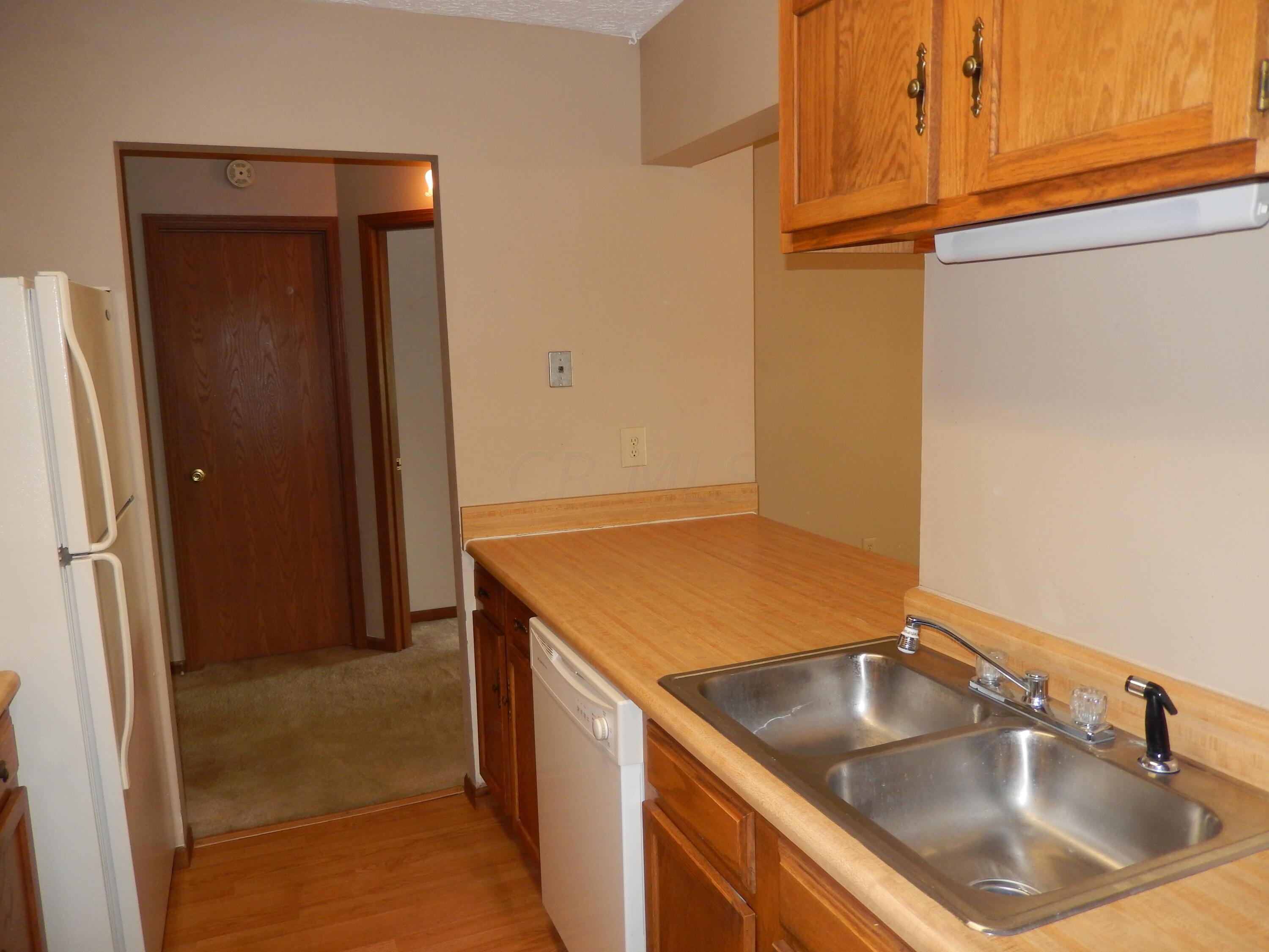 4119 Karl Road, Unit 309 Columbus, OH 43224 - Photo 21 of 26 Kitchen