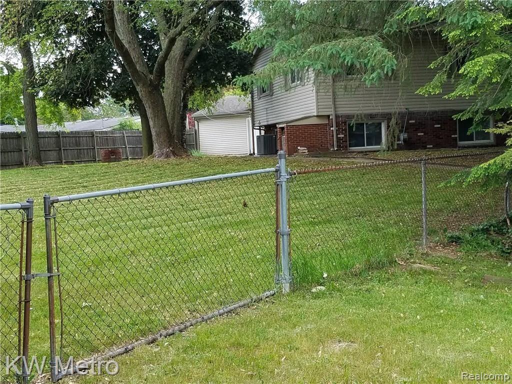 1785 Scheifle Road Walled Lake, MI 48390 - Photo 7 of 53 20180531_130127.jpg
