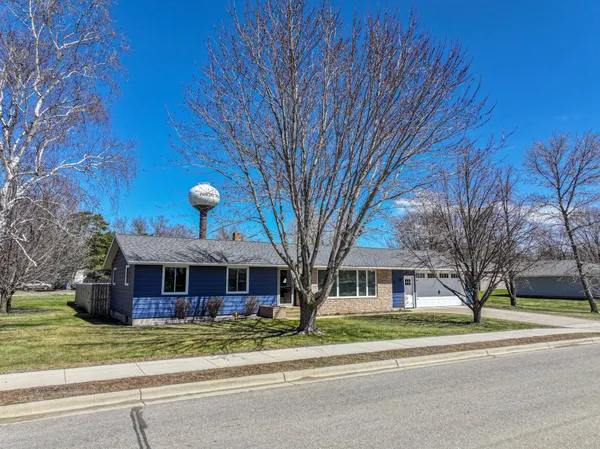 $259,900 | 318 West Oak Street, Parkers Prairie, MN 56361