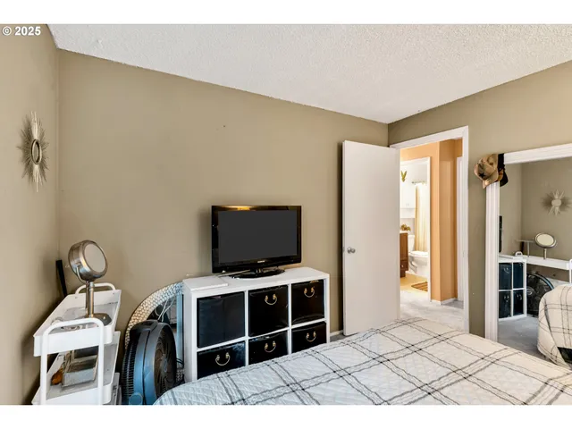 $399,000 | 2390 Northeast Spruce Avenue, Gresham, OR 97030