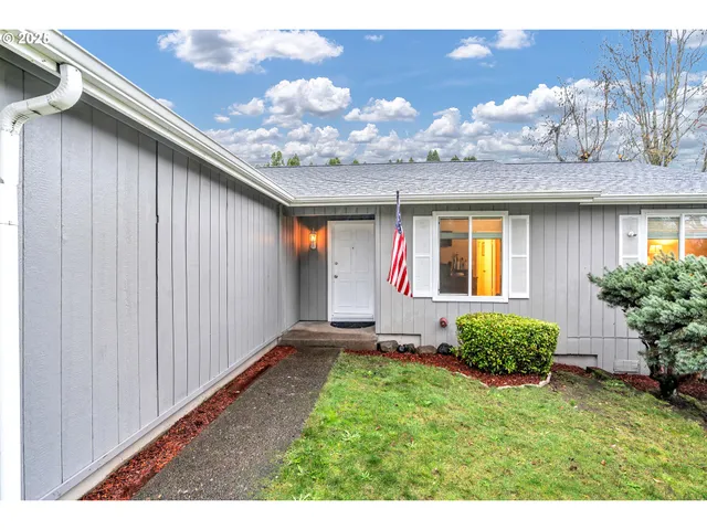 $399,000 | 2390 Northeast Spruce Avenue, Gresham, OR 97030