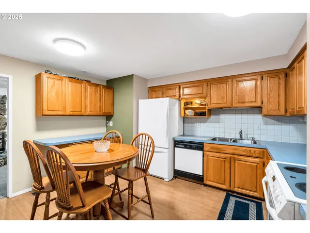 $399,000 | 2390 Northeast Spruce Avenue, Gresham, OR 97030