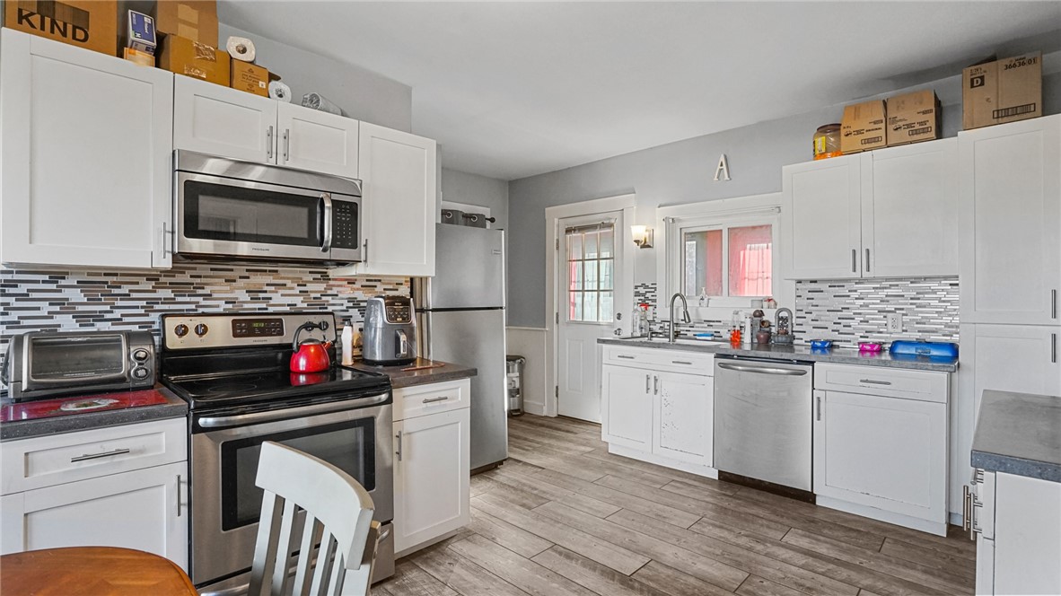 108 Mendon Road North Smithfield, RI 02896 - Photo 3 of 37