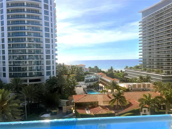 $4,000 | 5900 Collins Avenue, Unit 906, Miami Beach, FL 33140