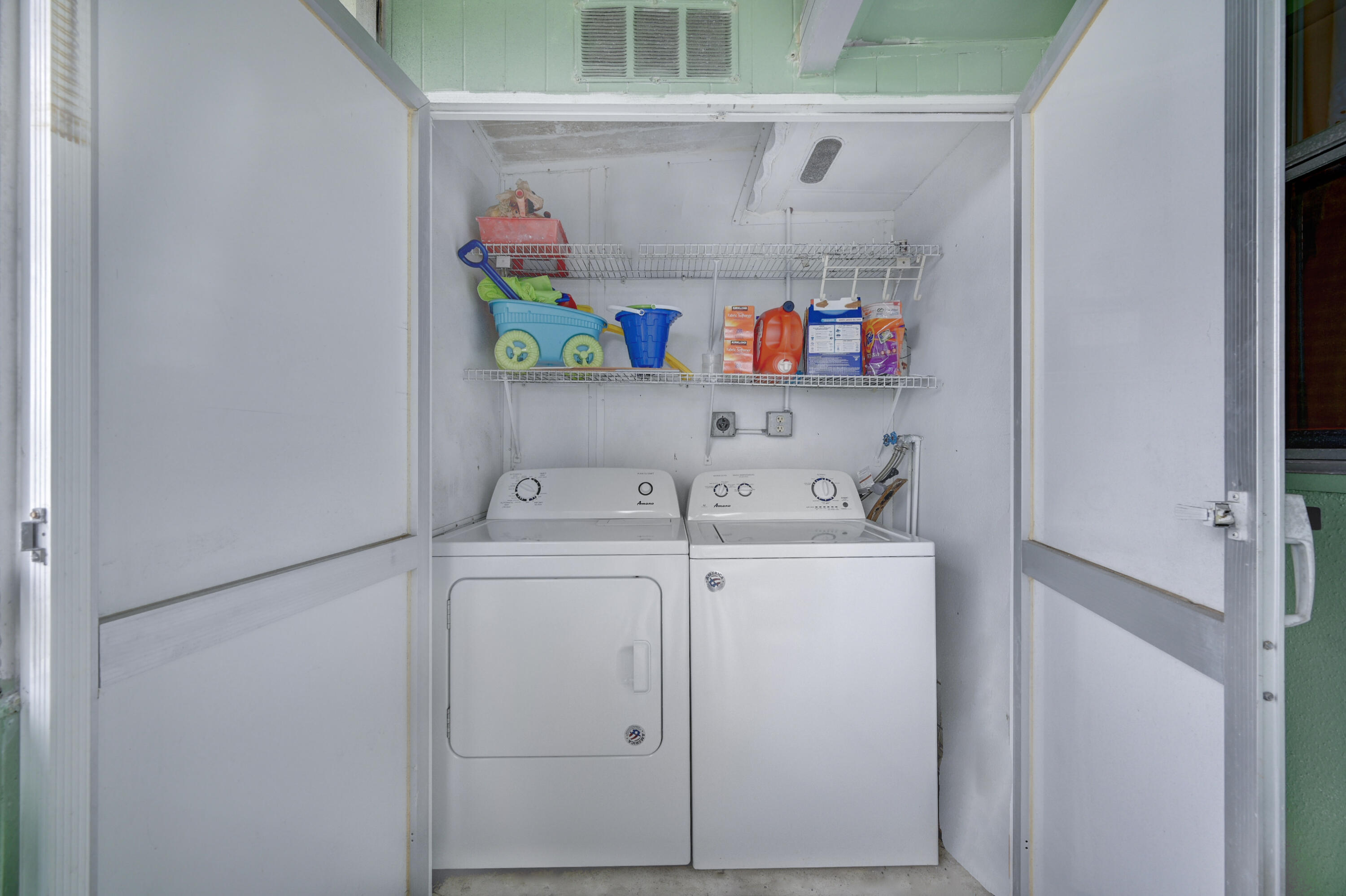 601 Monaco Way, Unit M Delray Beach, FL 33446 - Photo 5 of 14 Laundry Room on Patio