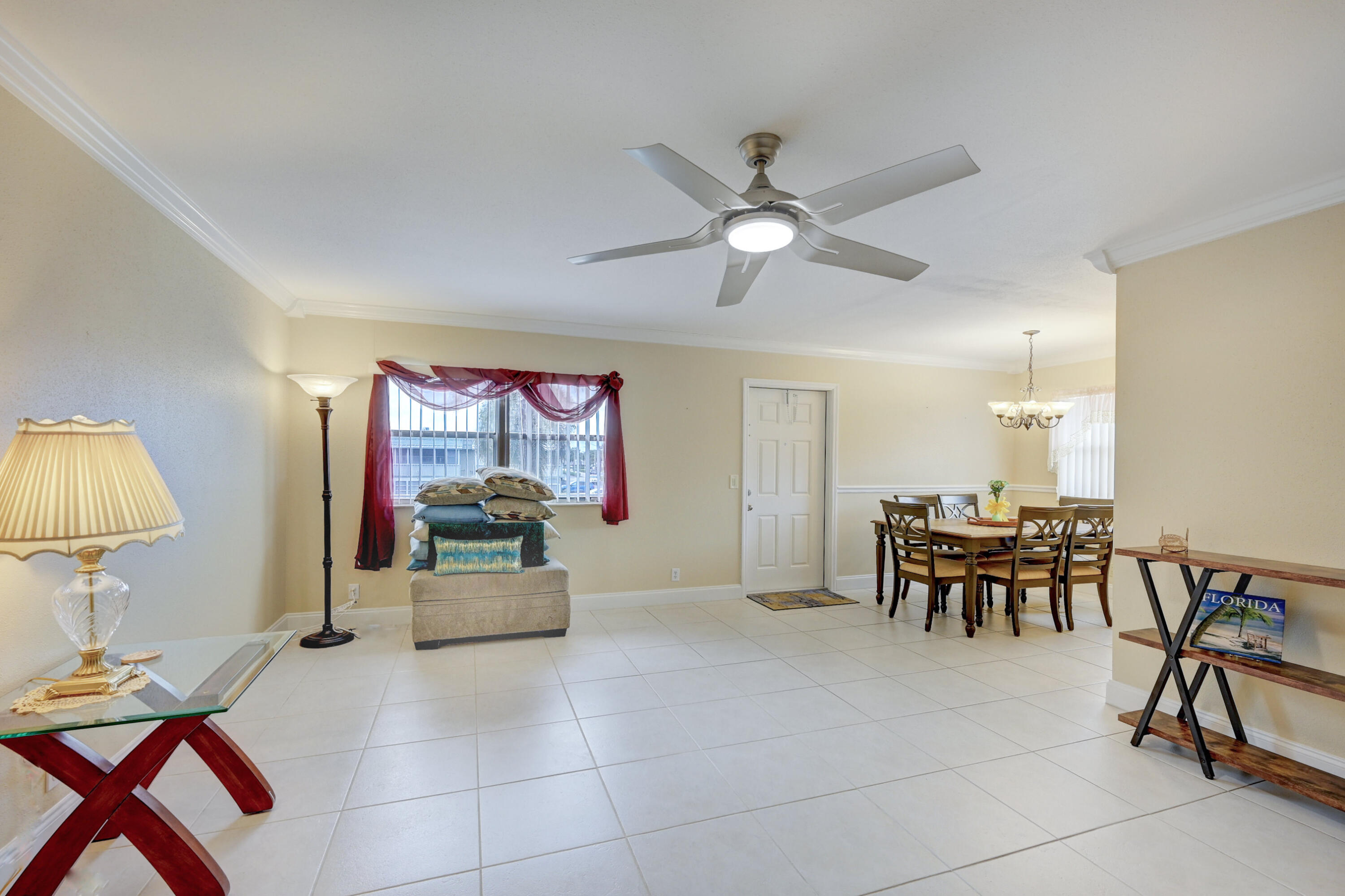 601 Monaco Way, Unit M Delray Beach, FL 33446 - Photo 6 of 14 Living Dining Area