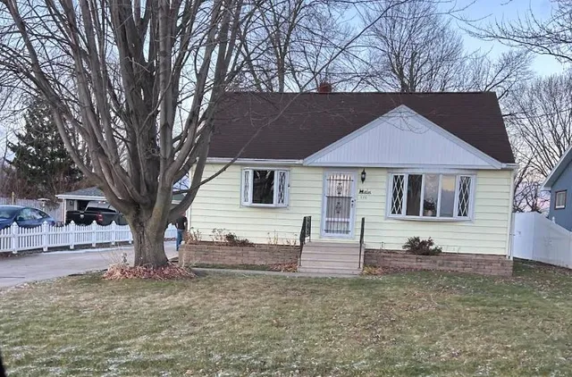 $175,000 | 976 3rd Street, Menasha, WI 54952