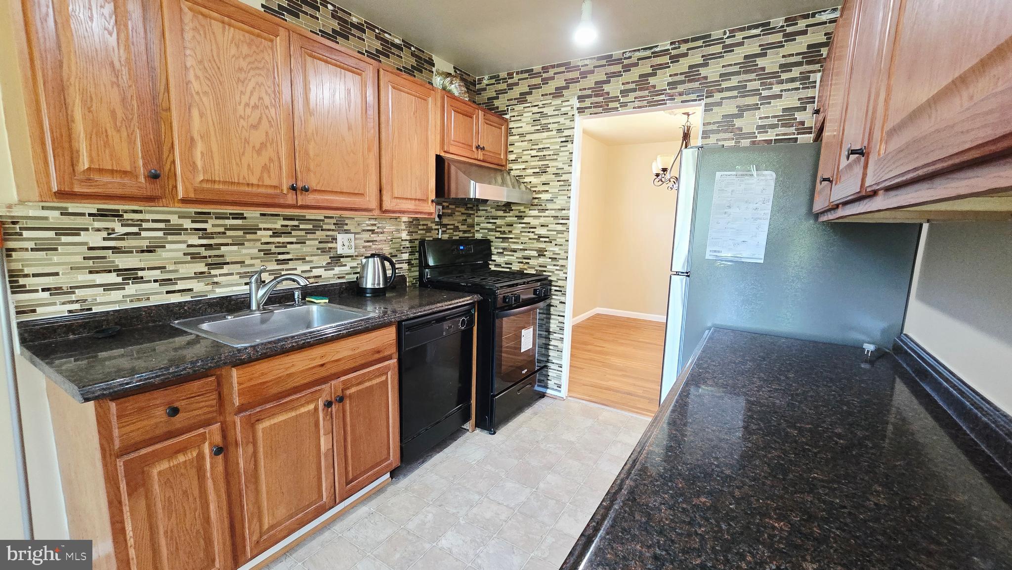 5020 Paducah Road College Park, MD 20740 - Photo 19 of 64 and backsplash