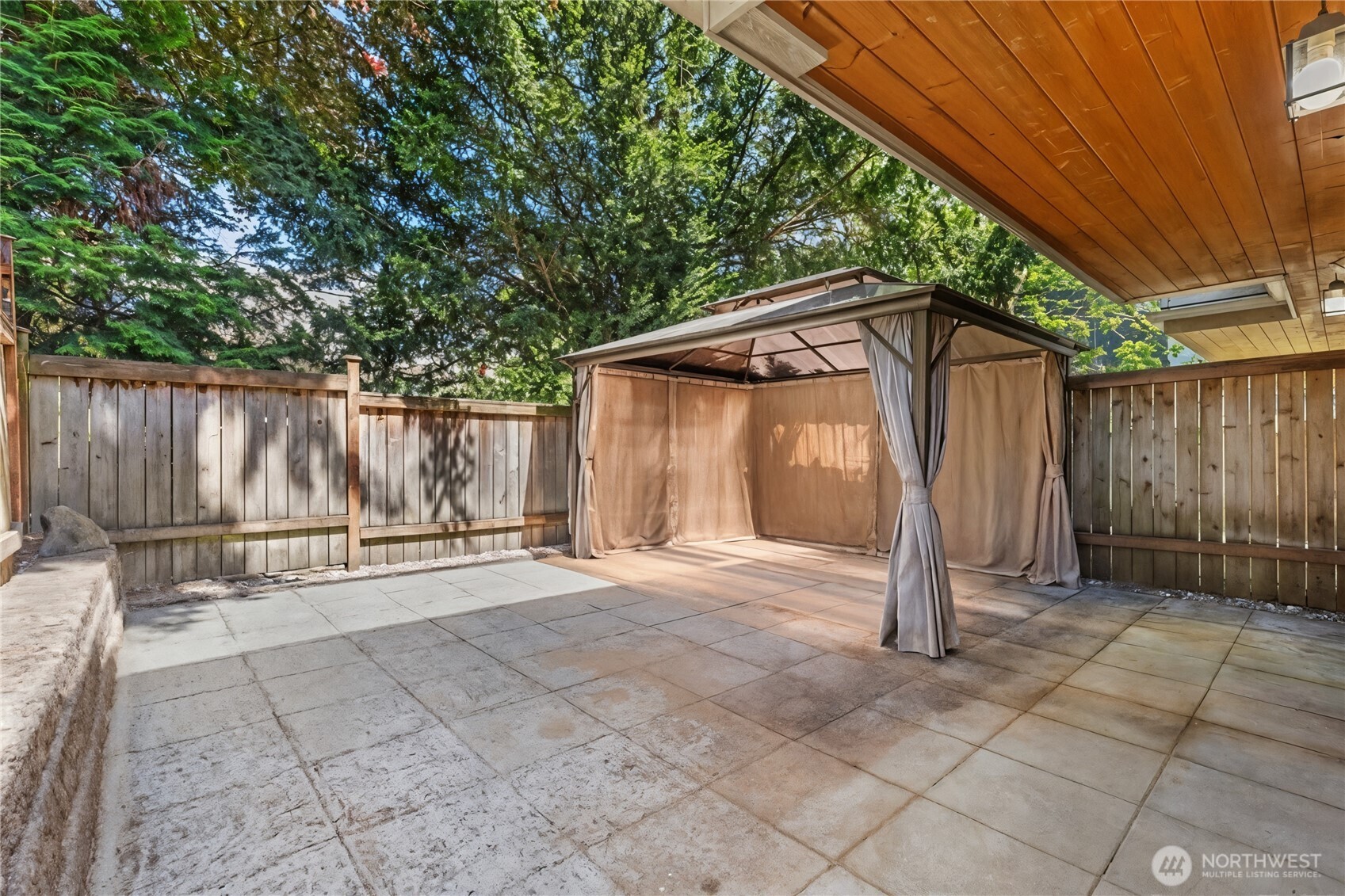806 North 49th Street Seattle, WA 98103 - Photo 26 of 28