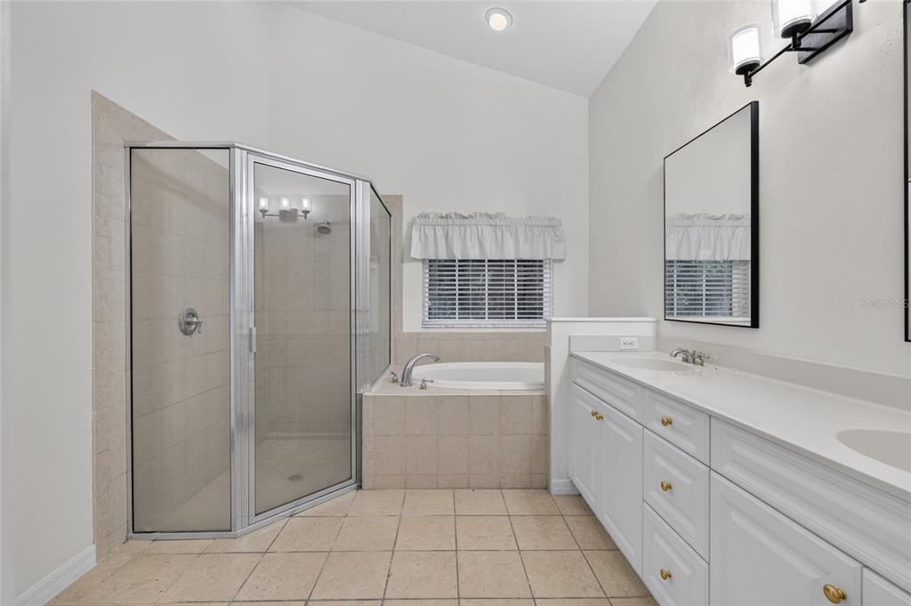 914 Southwest 83rd Terrace Gainesville, FL 32607 - Photo 31 of 42