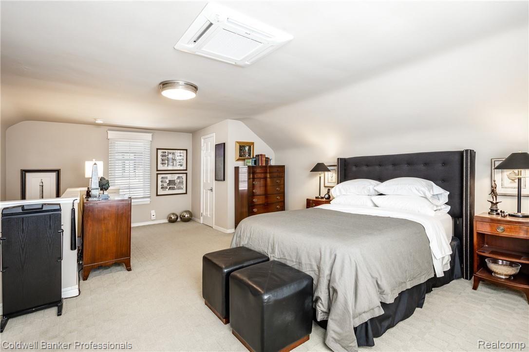 947 Washington Road Grosse Pointe, MI 48230 - Photo 30 of 36 947 Washington L046.jpg