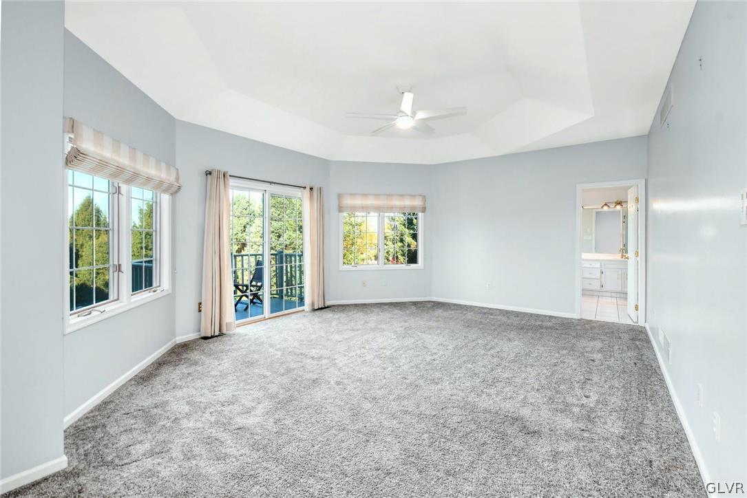 10 Barron Hill Road Easton, PA 18042 - Photo 20 of 35 an empty room with windows