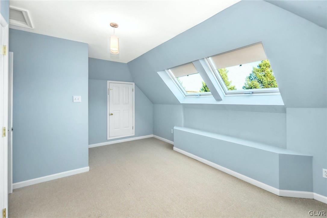 10 Barron Hill Road Easton, PA 18042 - Photo 25 of 35 an empty room with a window