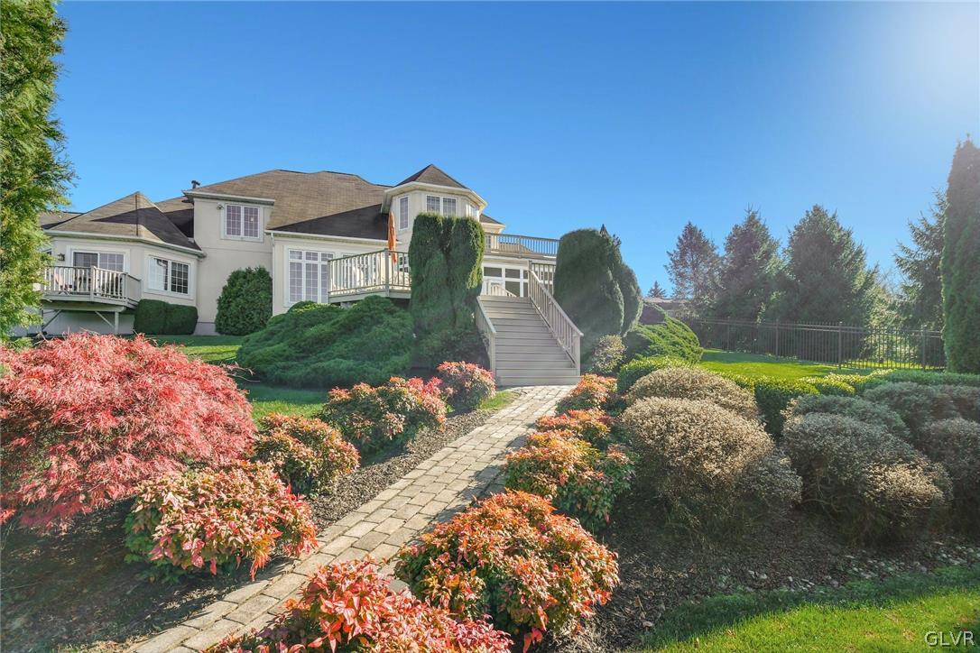 10 Barron Hill Road Easton, PA 18042 - Photo 3 of 35 a front view of a house with a yard