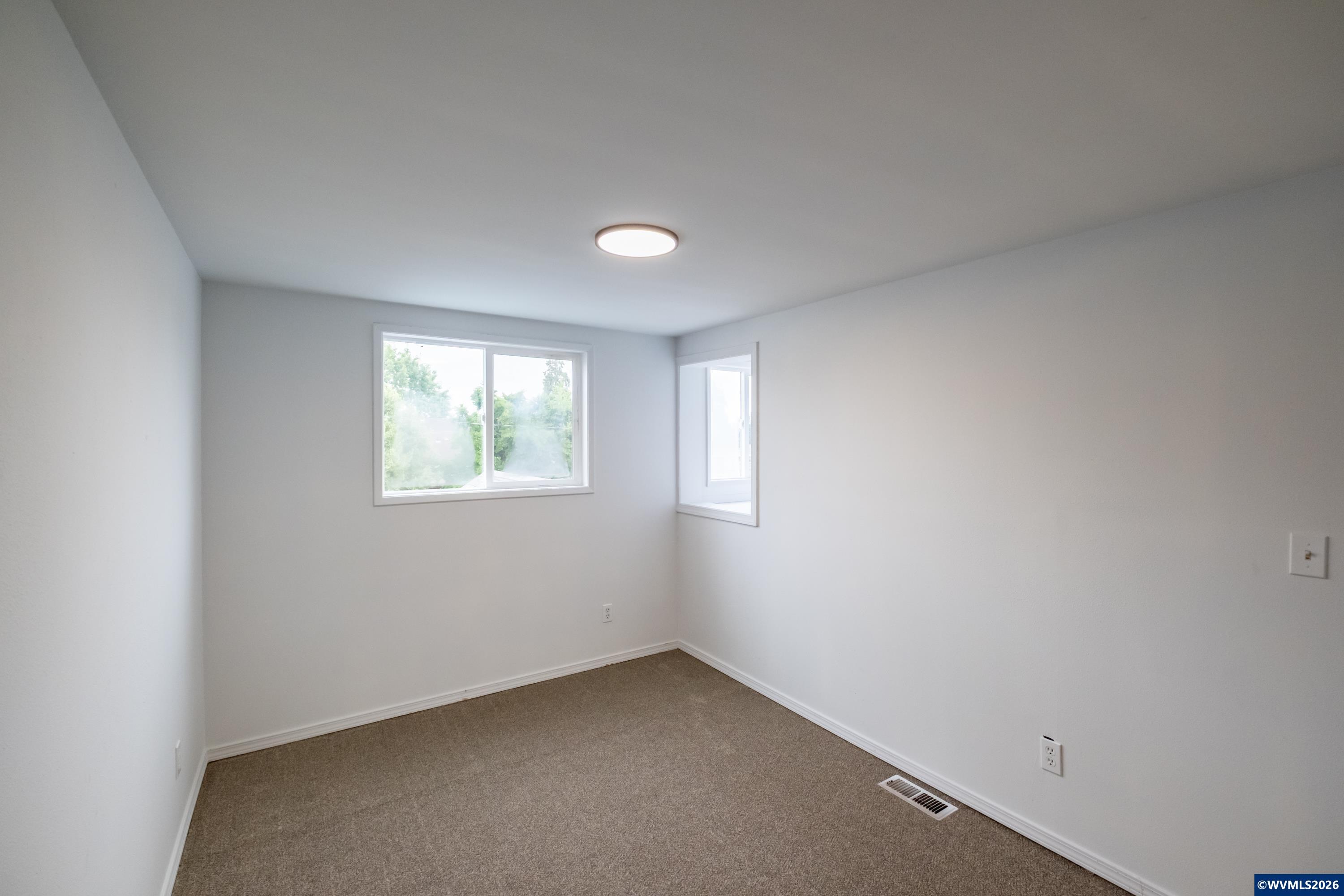 1115 Southwest 12th Avenue Albany, OR 97321 - Photo 20 of 31