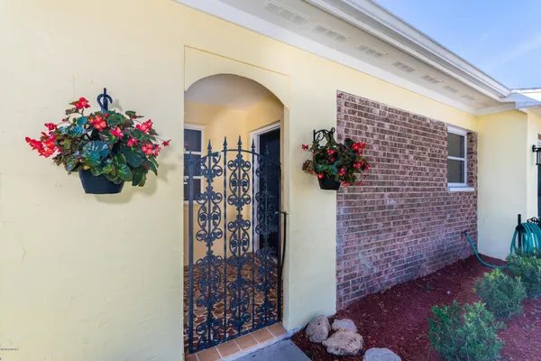$2,500 | 136 Valencia Drive, Ormond Beach, FL 32176