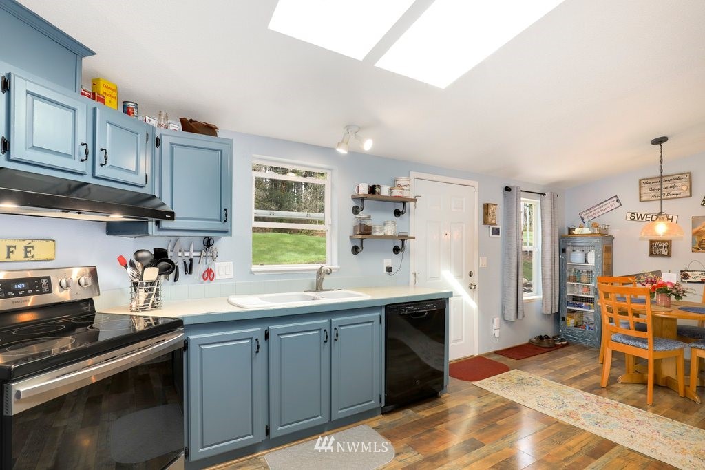 9930 Fairview Lake Road Southwest Port Orchard, WA 98367 - Photo 7 of 28 Gallery Image 7
