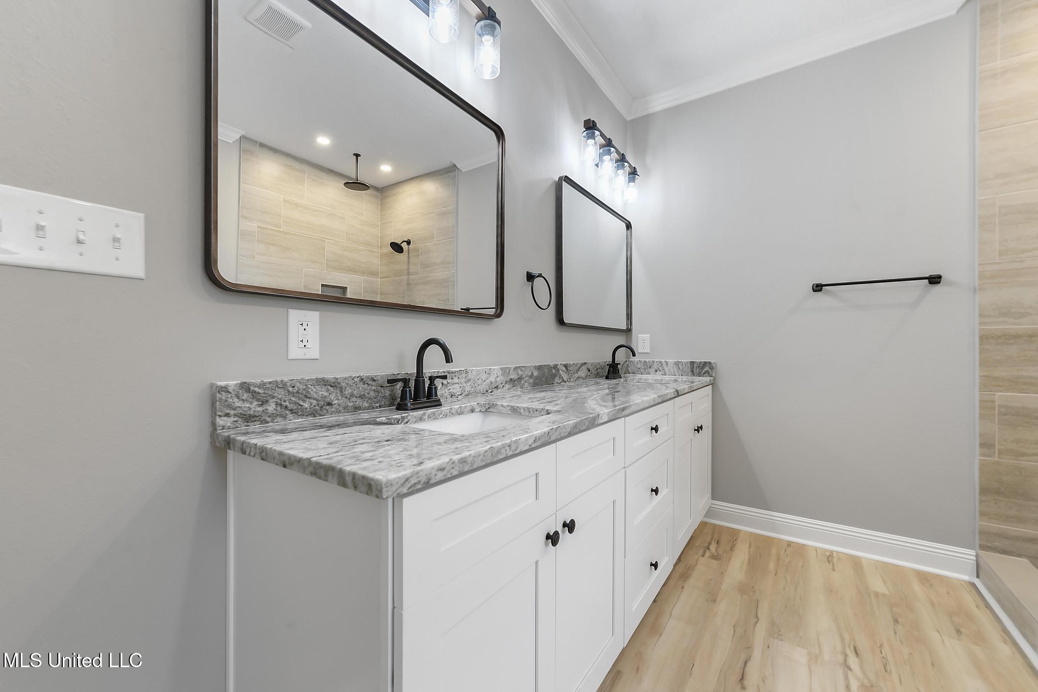 5360 Hoda Road Kiln, MS 39556 - Photo 15 of 38 Master Bathroom