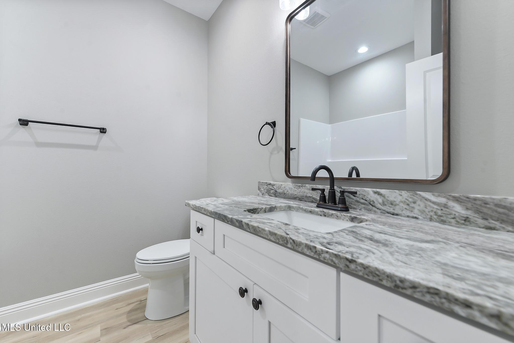 5360 Hoda Road Kiln, MS 39556 - Photo 20 of 38 Bathroom # 2