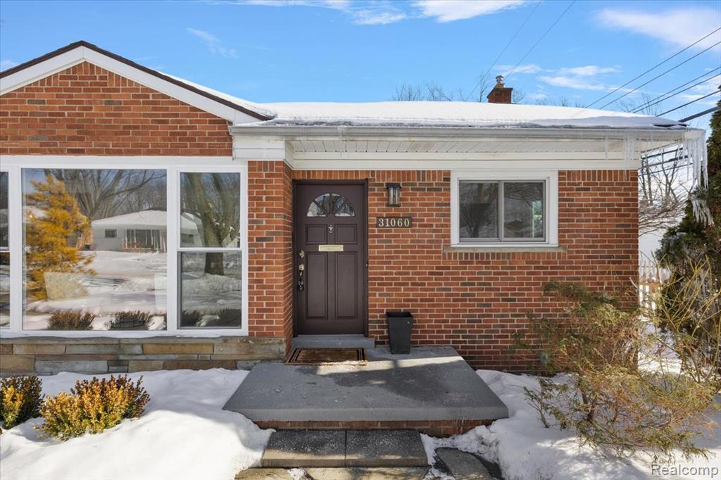 31060 East Rutland Street Beverly Hills, MI 48025 - Photo 4 of 37