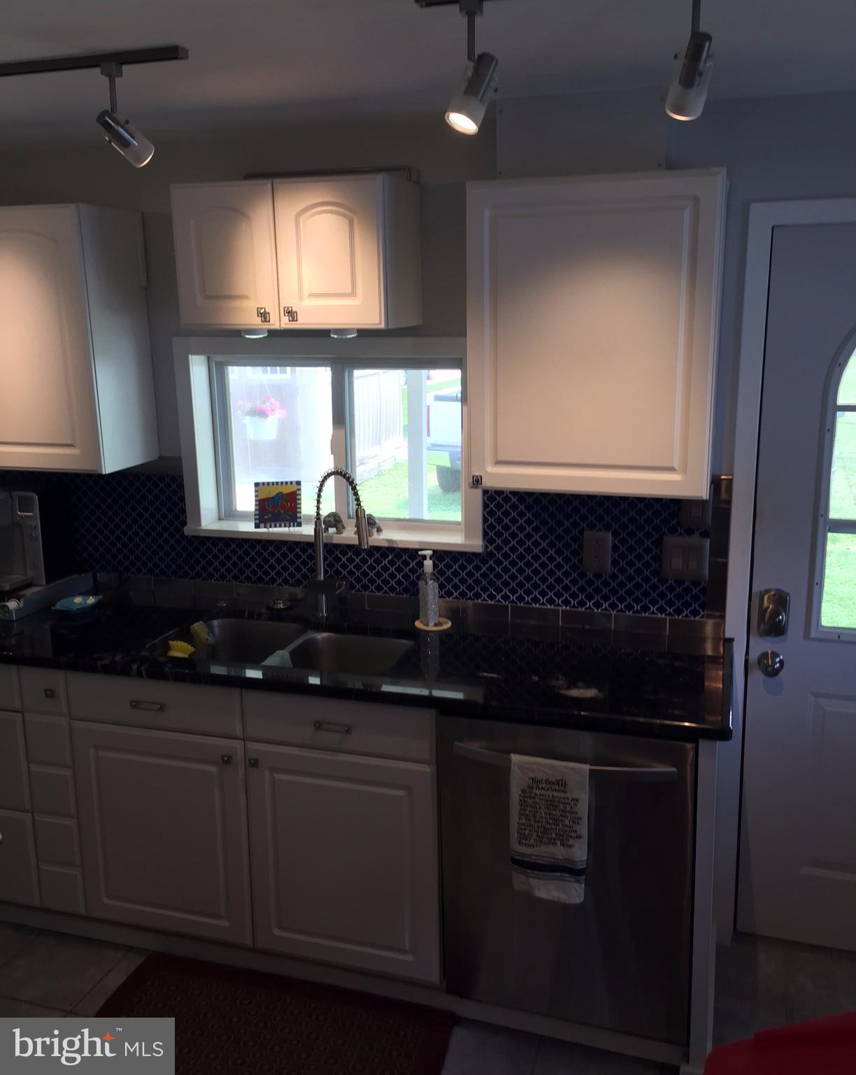 7506 Old Battle Grove Road Baltimore, MD 21222 - Photo 10 of 30 New Granite and Dishwasher 2015