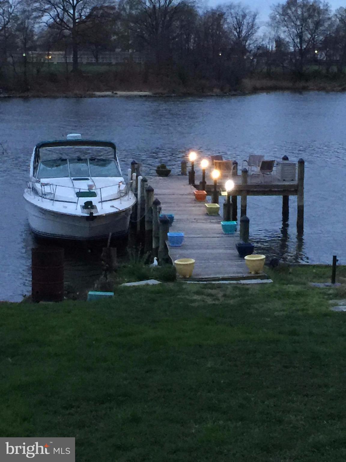 7506 Old Battle Grove Road Baltimore, MD 21222 - Photo 26 of 30 Deep water pier
