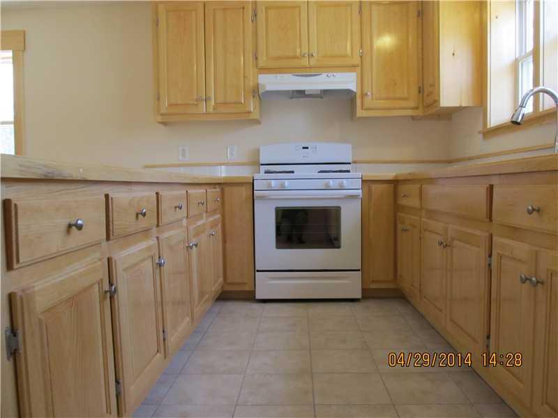 84 Cross Road Belfast, ME 04915 - Photo 15 of 28 Kitchen.