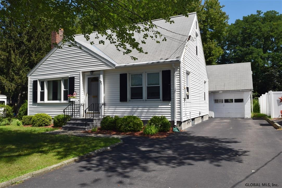 15 Pinehurst Road Colonie, NY 12205 - Photo 1 of 46 Photo 1