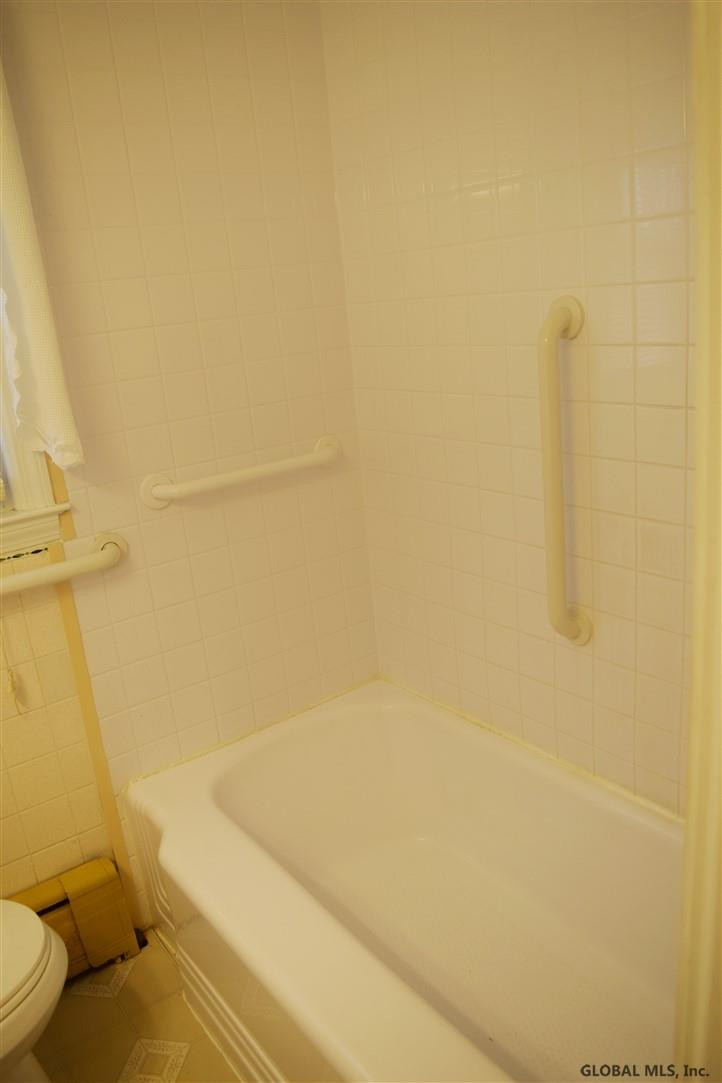 15 Pinehurst Road Colonie, NY 12205 - Photo 28 of 46 Photo 28