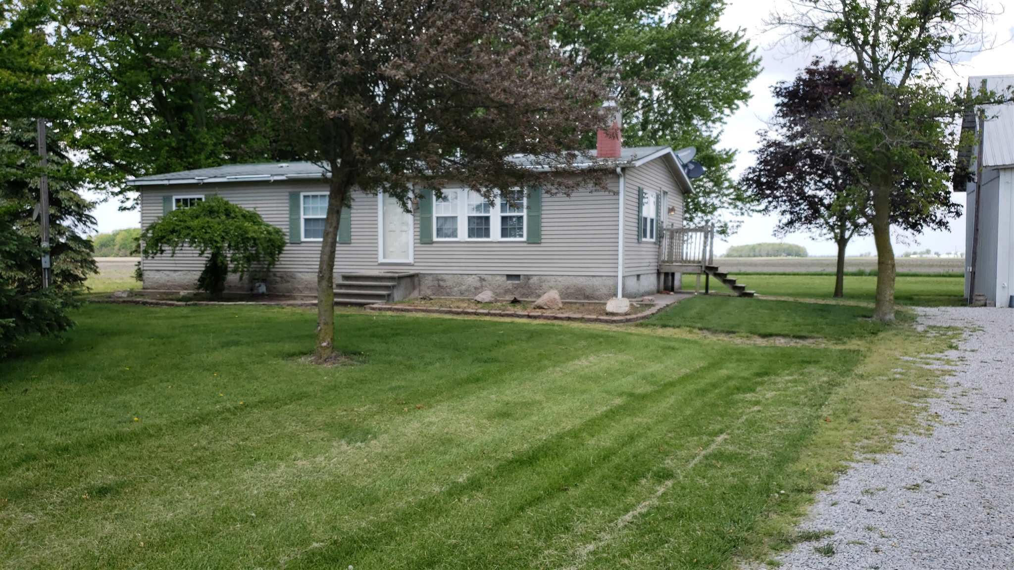 22215 Howe Road Woodburn, IN 46797 - Photo 1 of 21