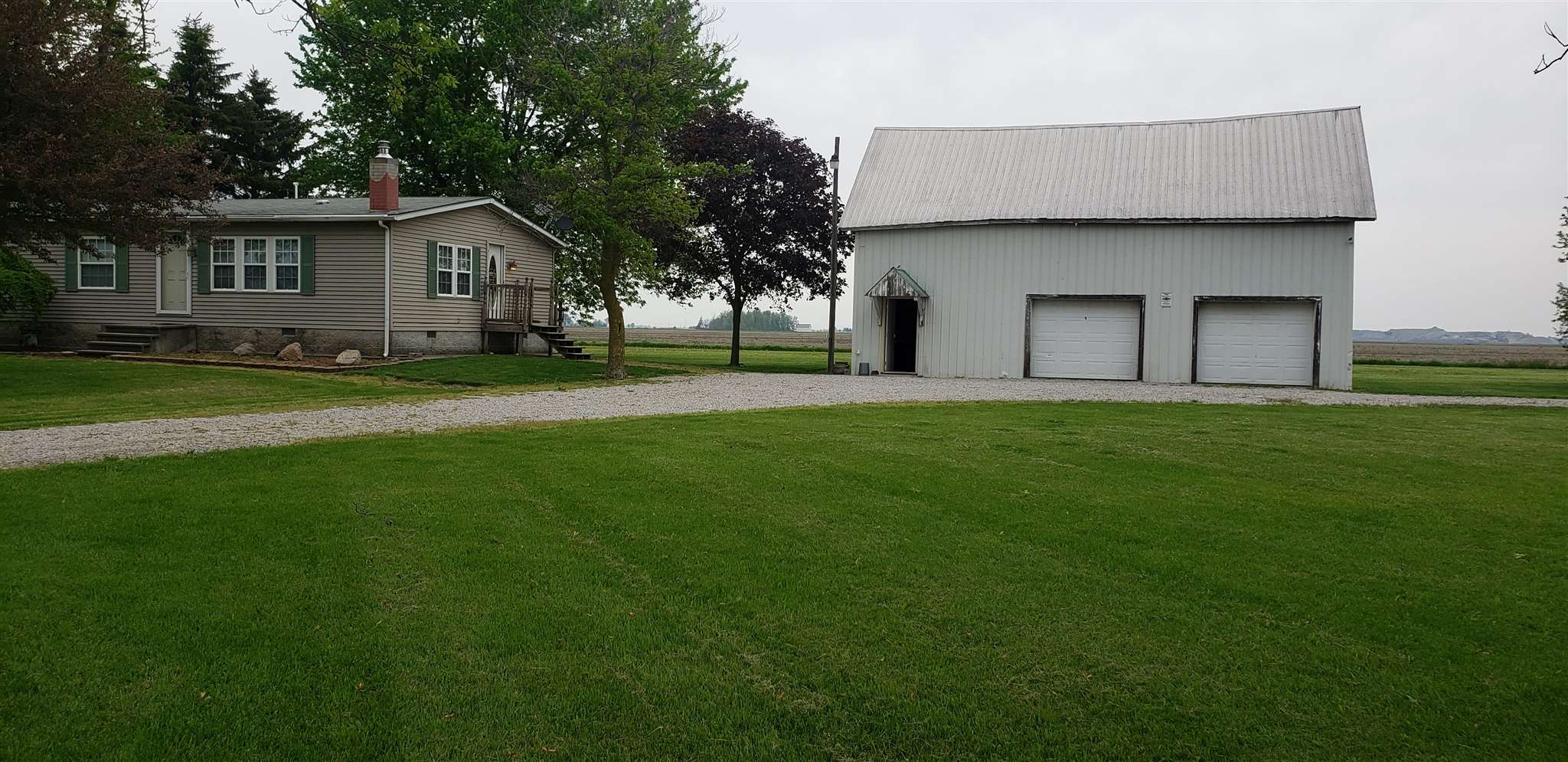 22215 Howe Road Woodburn, IN 46797 - Photo 3 of 21