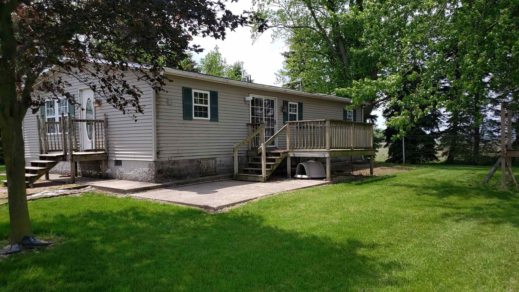 22215 Howe Road Woodburn, IN 46797 - Photo 5 of 21