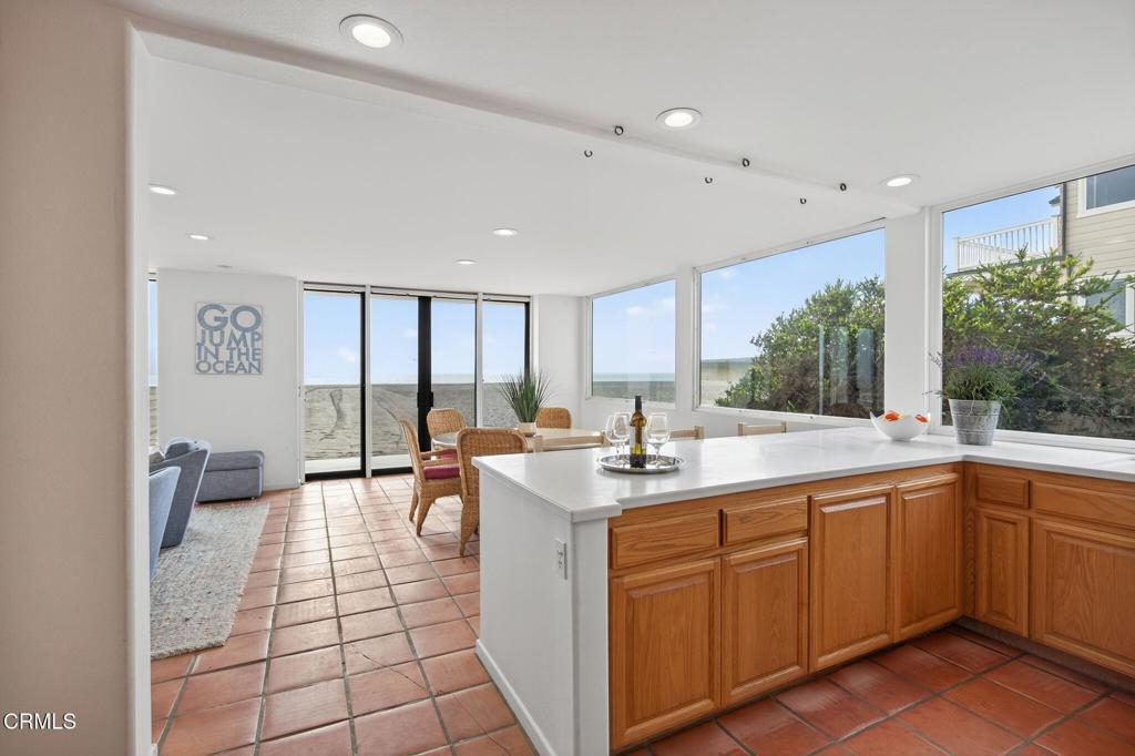4169 Ocean Drive Oxnard, CA 93035 - Photo 21 of 74 29-web-or-mls-045_Upmarketmedia_4169Oce-