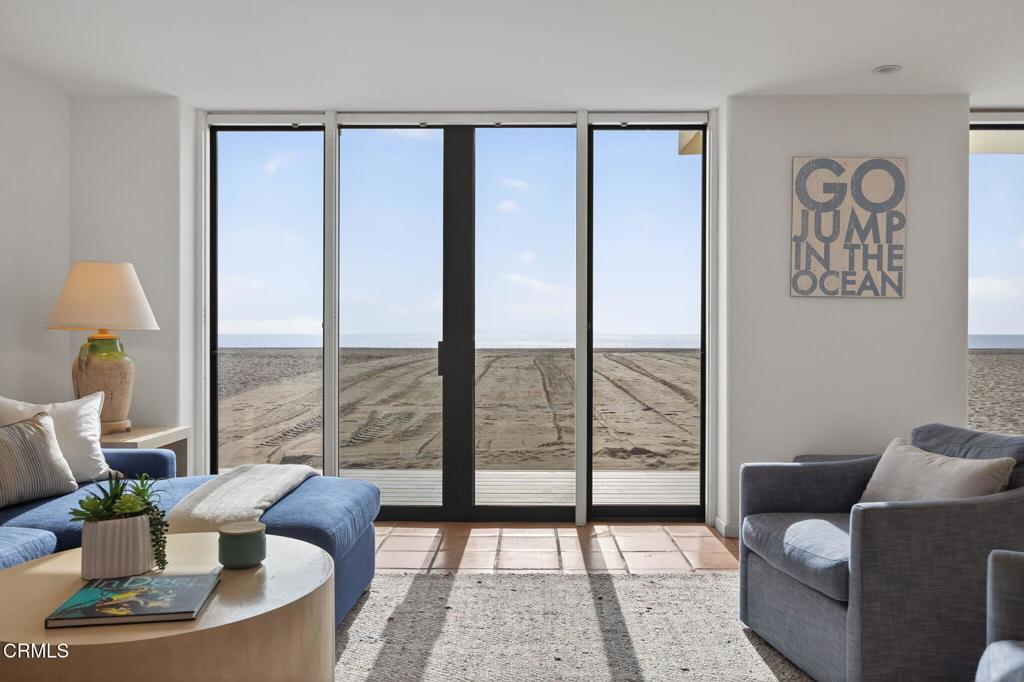 4169 Ocean Drive Oxnard, CA 93035 - Photo 9 of 74 17-web-or-mls-032_Upmarketmedia_4169Oce-