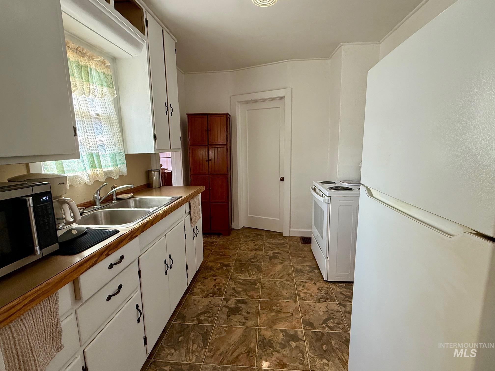 810 Main Street Kamiah, ID 83536 - Photo 6 of 19