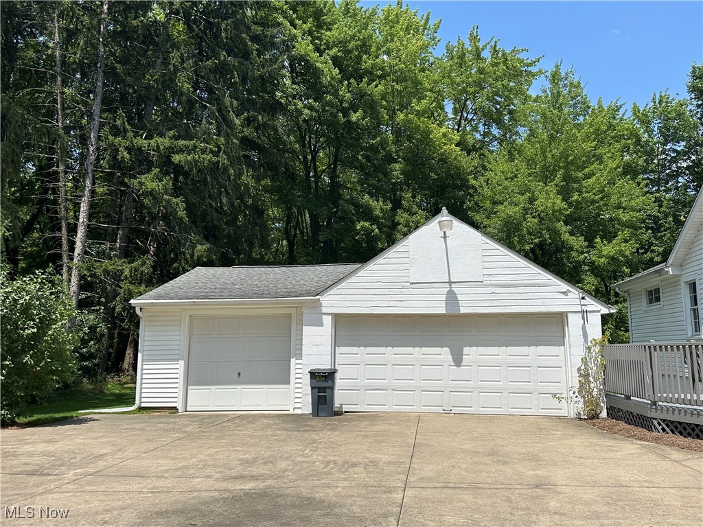 781 Ridge Road Vienna, OH 44473 - Photo 28 of 29 View of garage