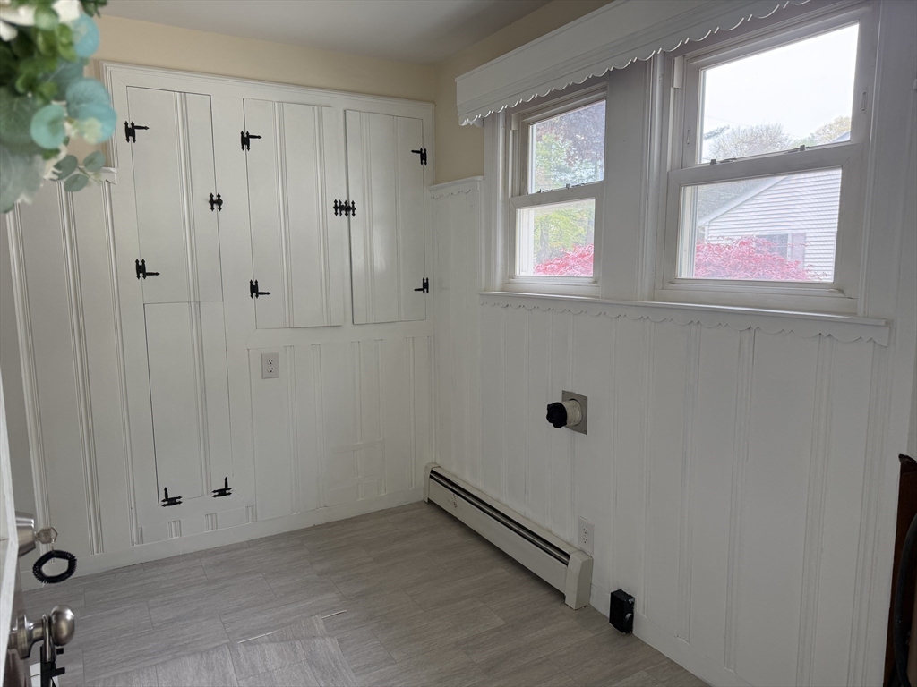 33 Highland Street Webster, MA 01570 - Photo 7 of 42