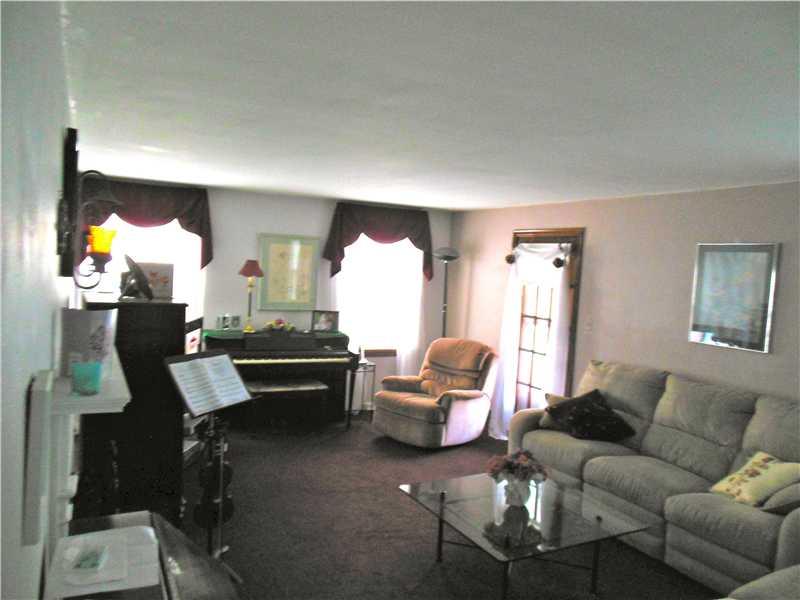 1708 Bower Hill Road Pittsburgh, PA 15243 - Photo 4 of 15 Living Room. Gas Fireplace