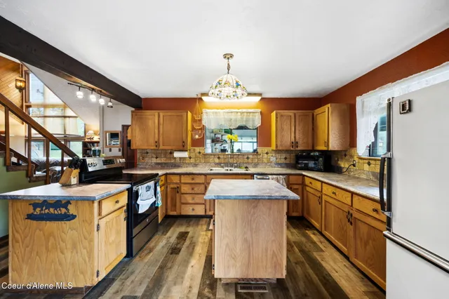 $889,000 | 457619 Highway 95, Careywood, ID 83809