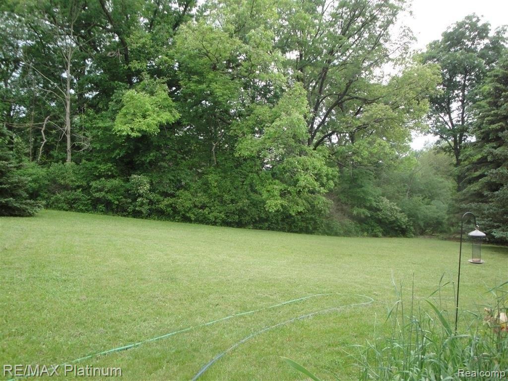 2080 Bowen Road Howell, MI 48855 - Photo 9 of 25 View from front of home