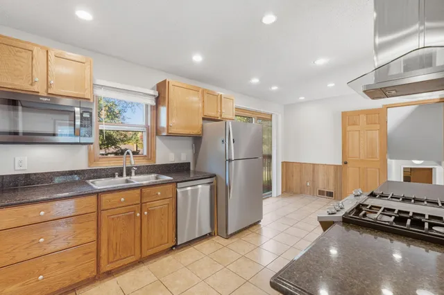 $250,000 | 8458 Ivywood Avenue South, Cottage Grove, MN 55016