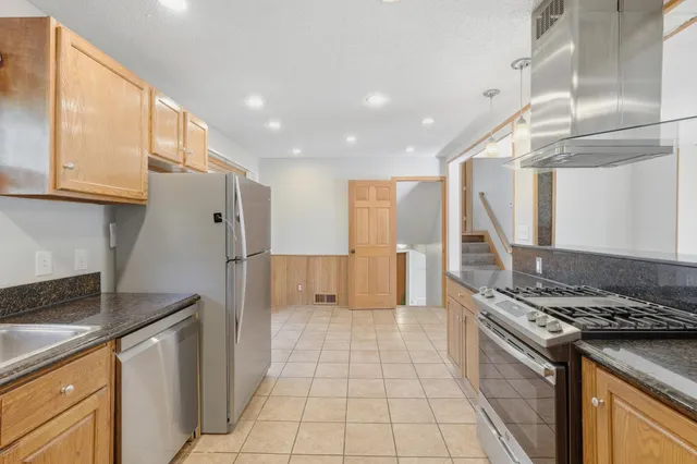 $250,000 | 8458 Ivywood Avenue South, Cottage Grove, MN 55016